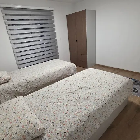 Real Apartment *